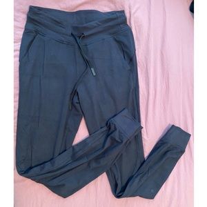 Lulu ready to rulu joggers